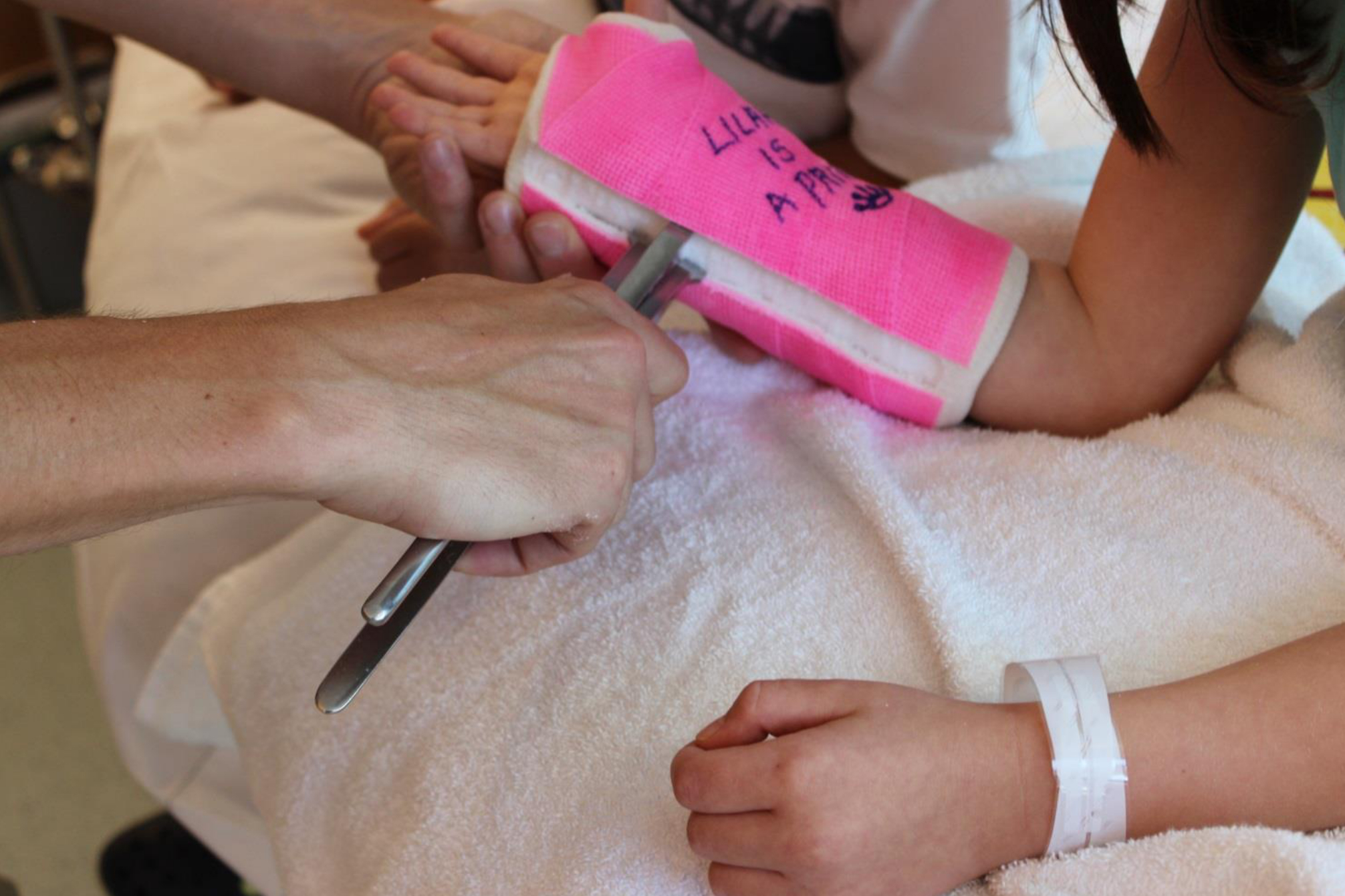 My Hospital Story: A girl's visit for cast removal