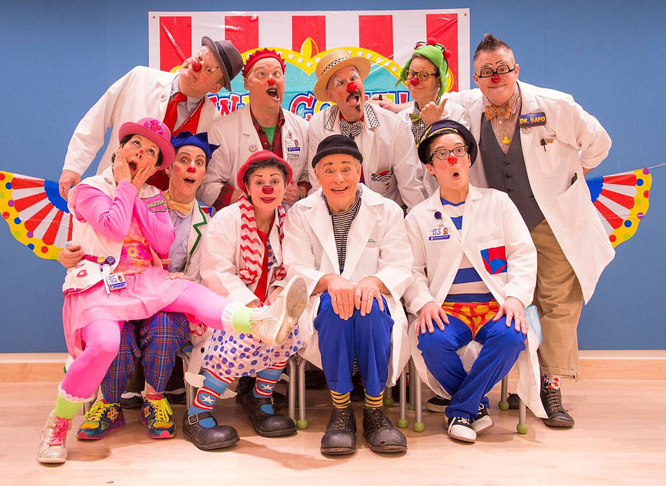 The Laughter League team at Boston Children’s is comprised of veteran variety artists with a wealth of performance backgrounds, including circus arts, theater, improvisation, magic, and music.